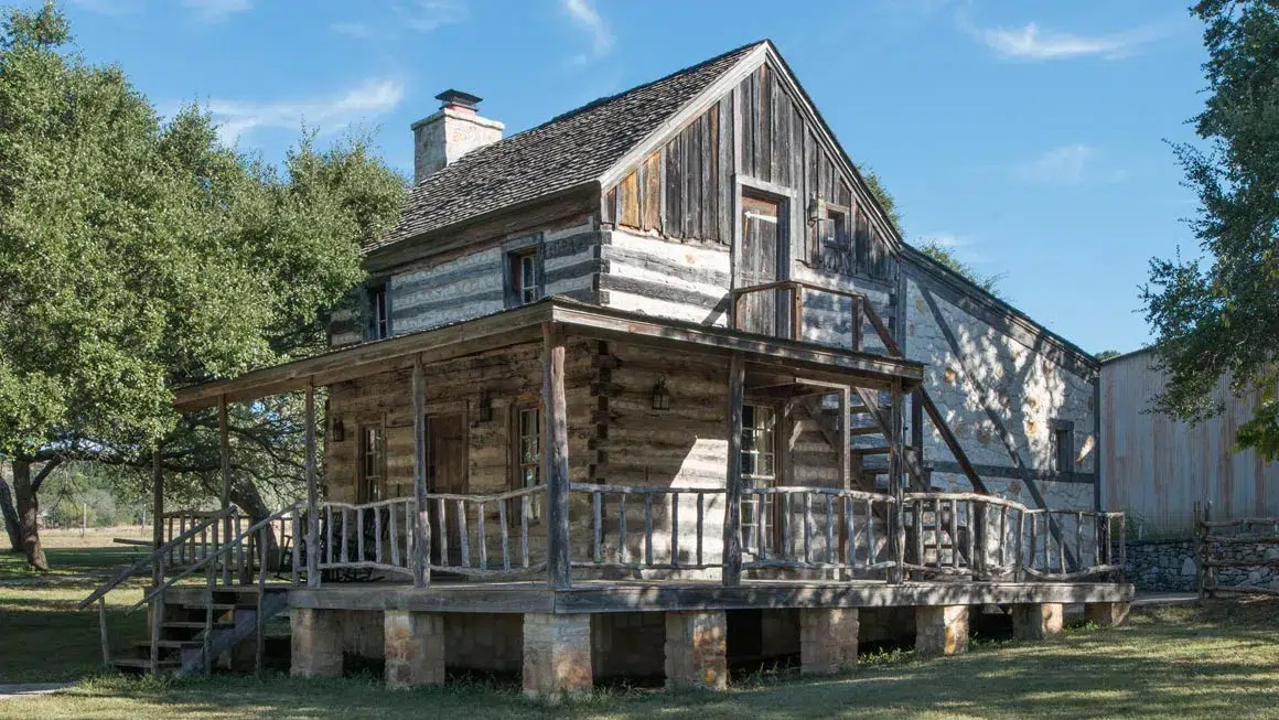 Room-Photo-Cabin3-exterior