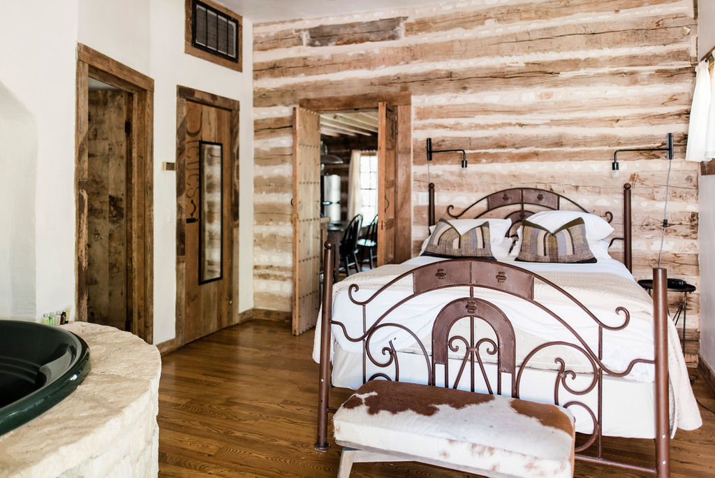 cabin-3-contigo-ranch-getaway-fredericksburg